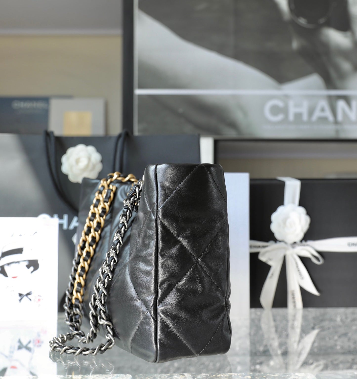 CHA 22K 19Shopping Bag