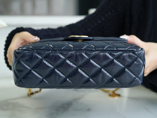 CHA 23C Hobo Bag