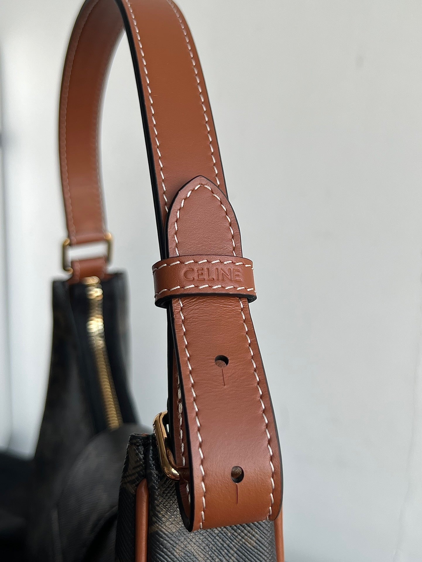 CEL Triomphe Hobo