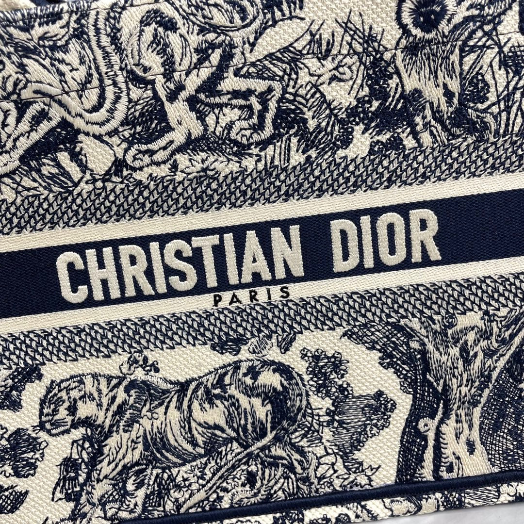 DIO BookTote
