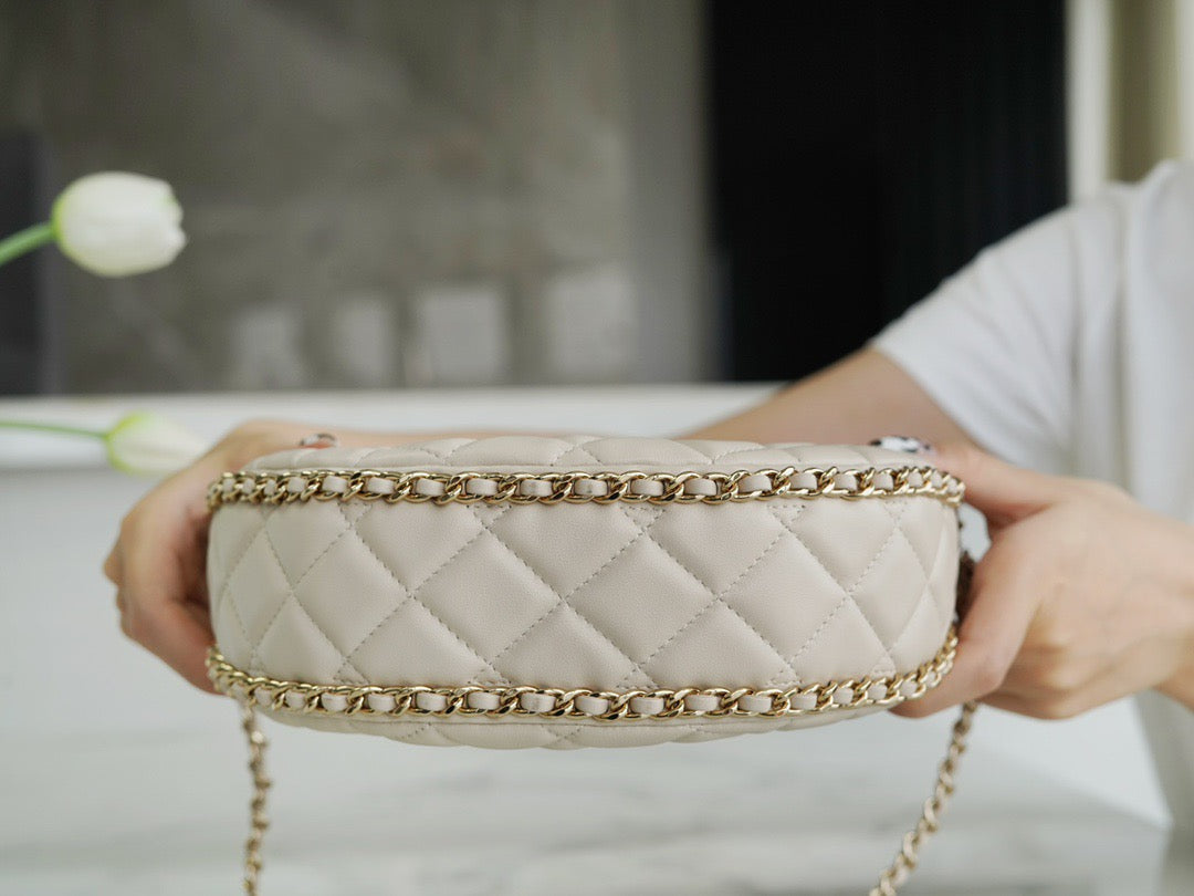 CHA 23p Hobo Bag