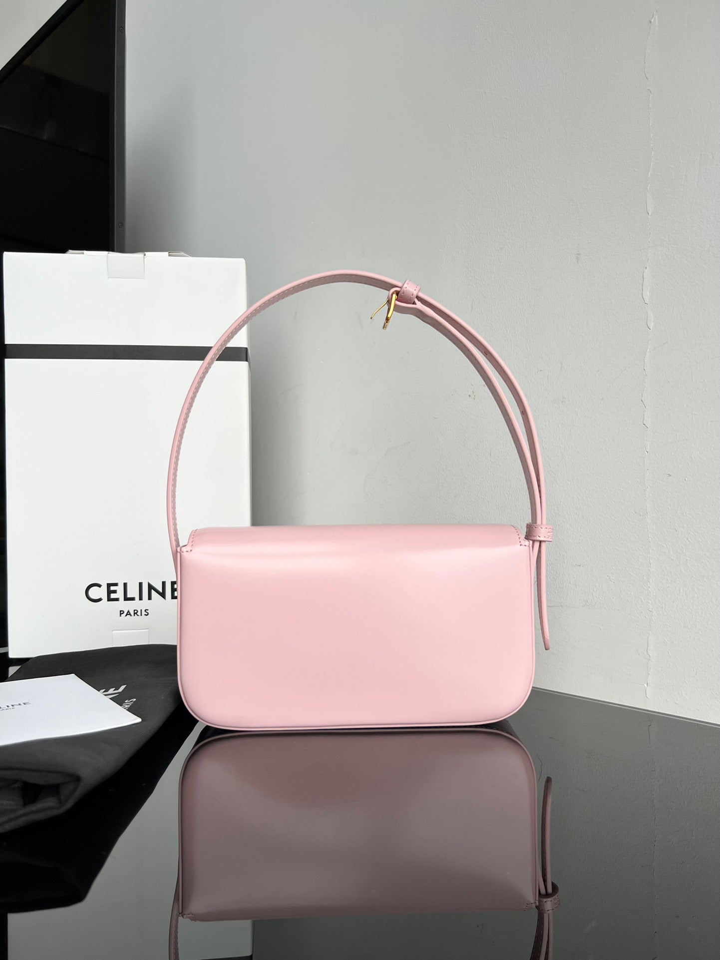 CEL Triomphe Hobo