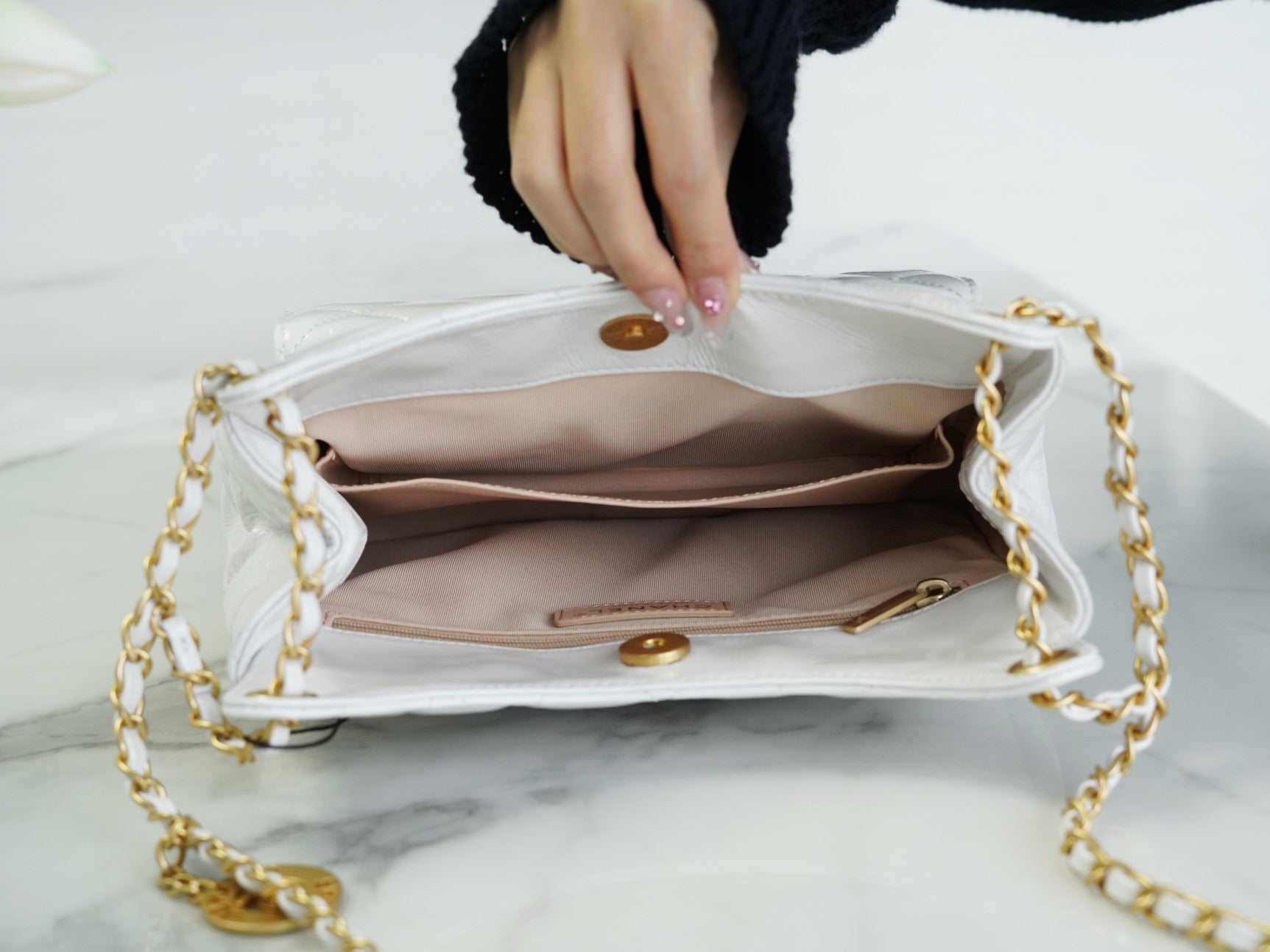 CHA 23C Hobo Bag