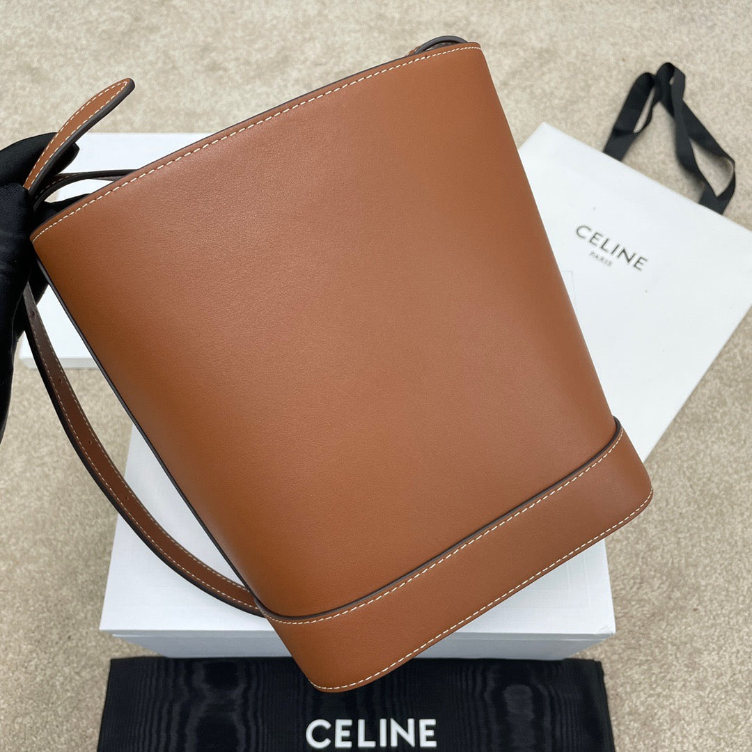 CEL Triomphe Bucket