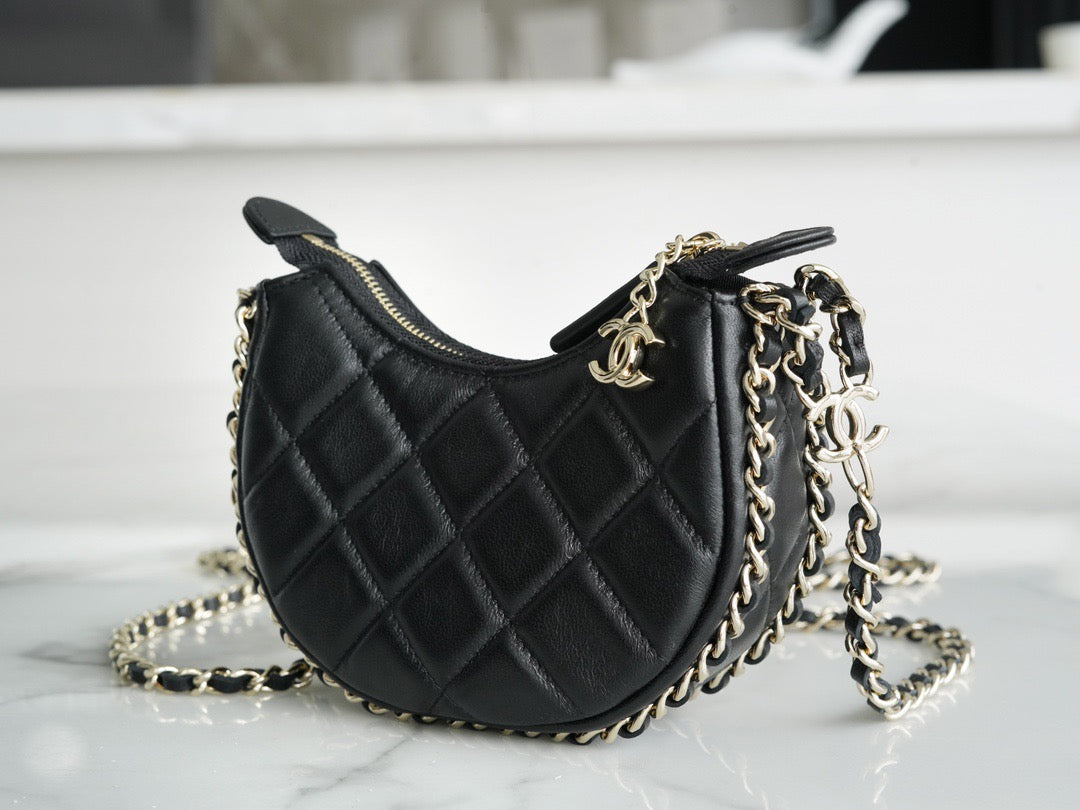 CHA 23p Hobo Bag (small)
