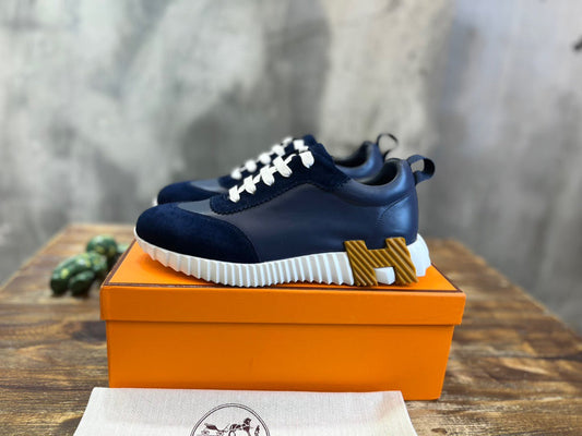HERM Sneakers