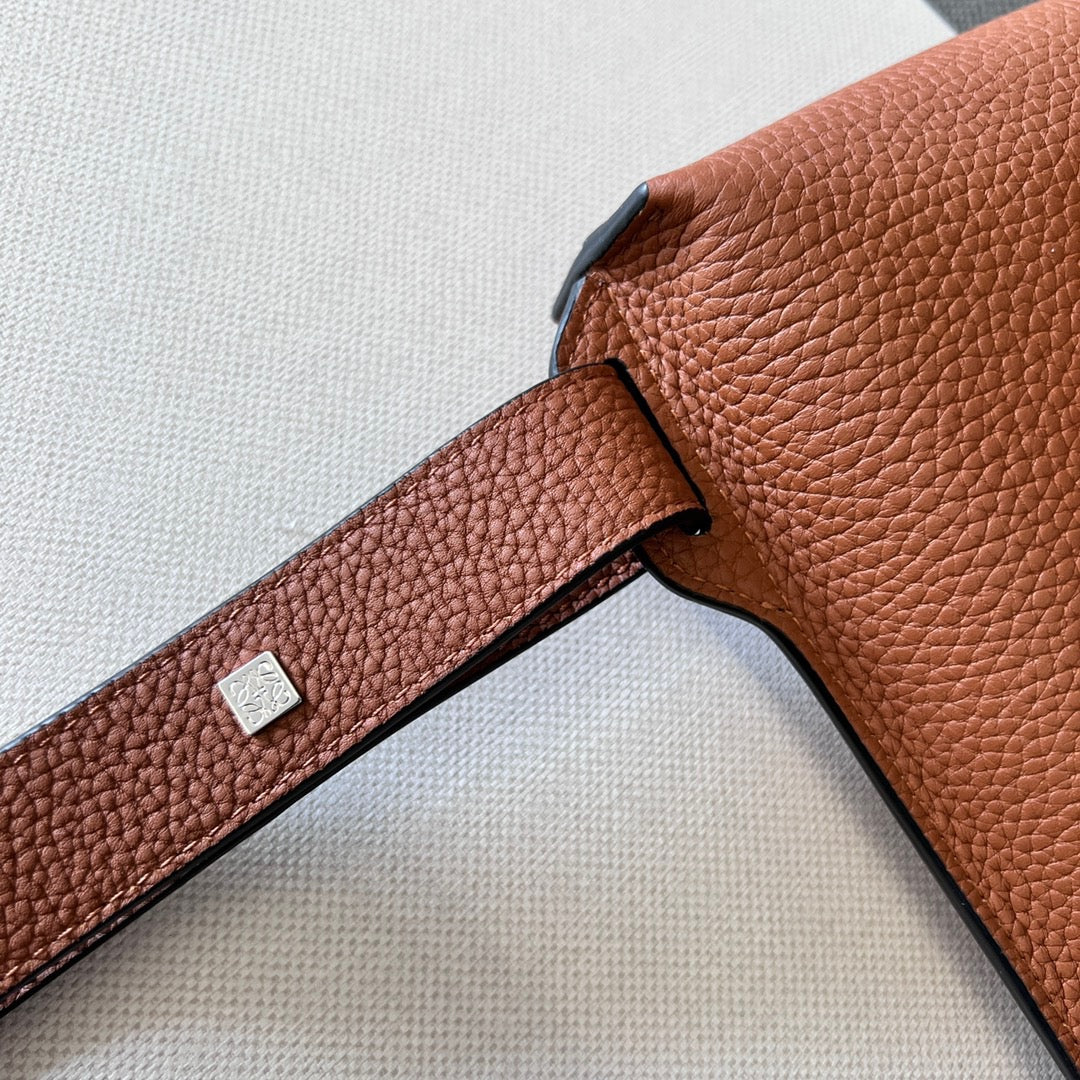 LO Sling Bag