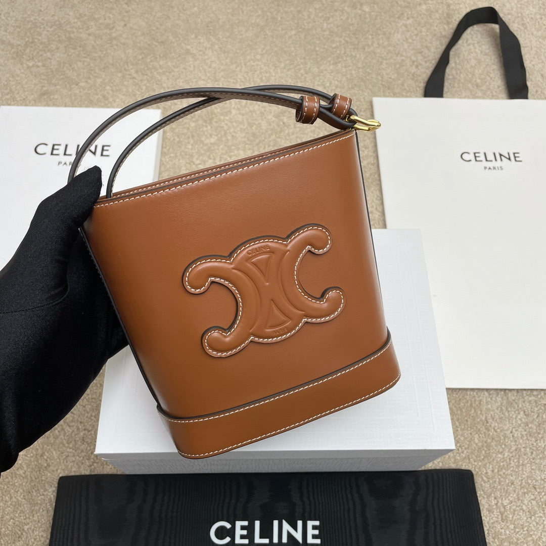 CEL Triomphe Bucket