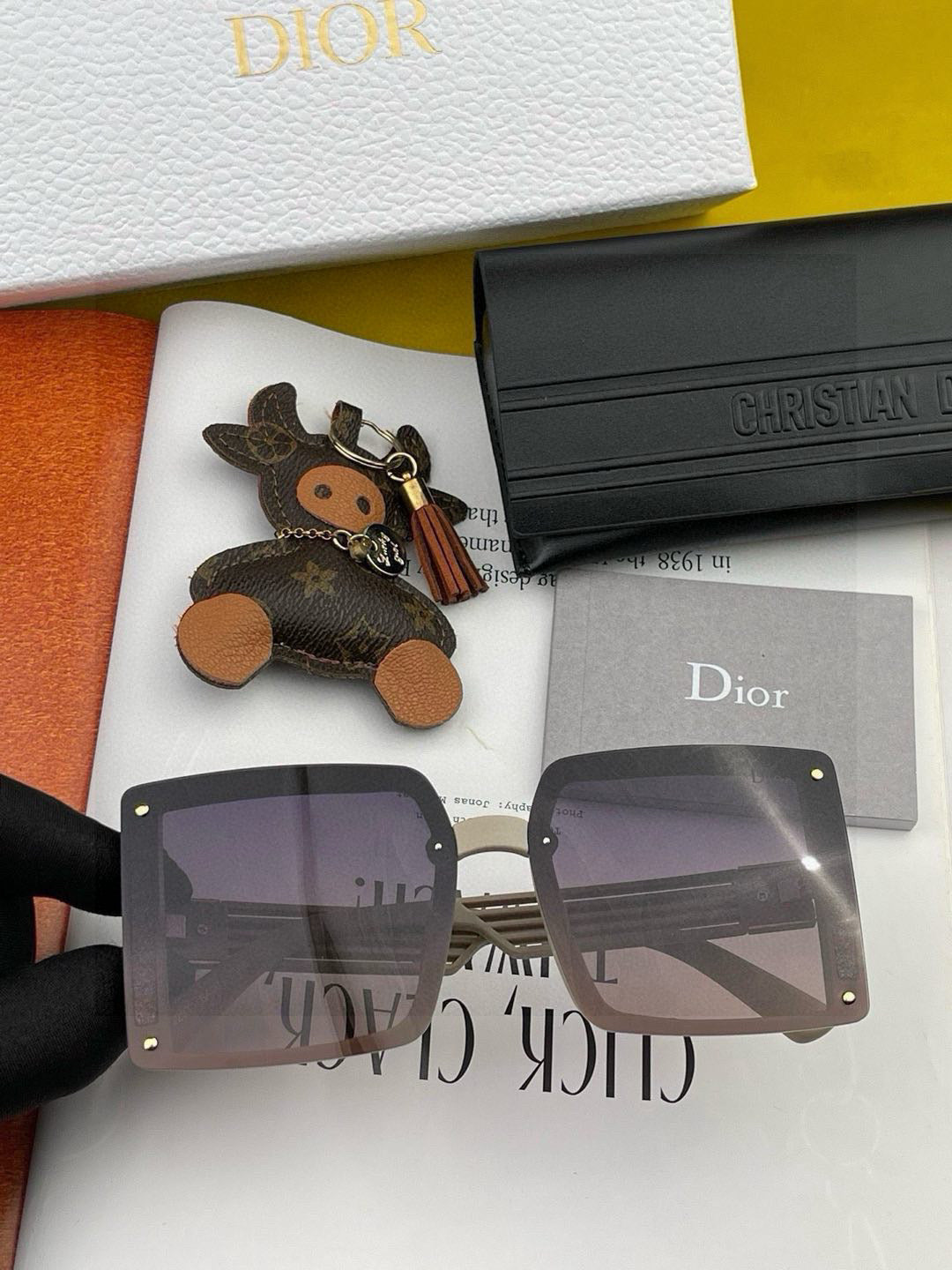 MONTAIGNE SUNGLASS D1297 IN ACETATE