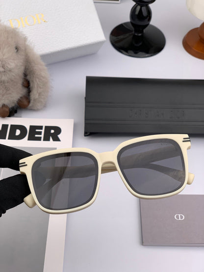 MONTAIGNE SUNGLASS CD195 IN IVORY ACETATE