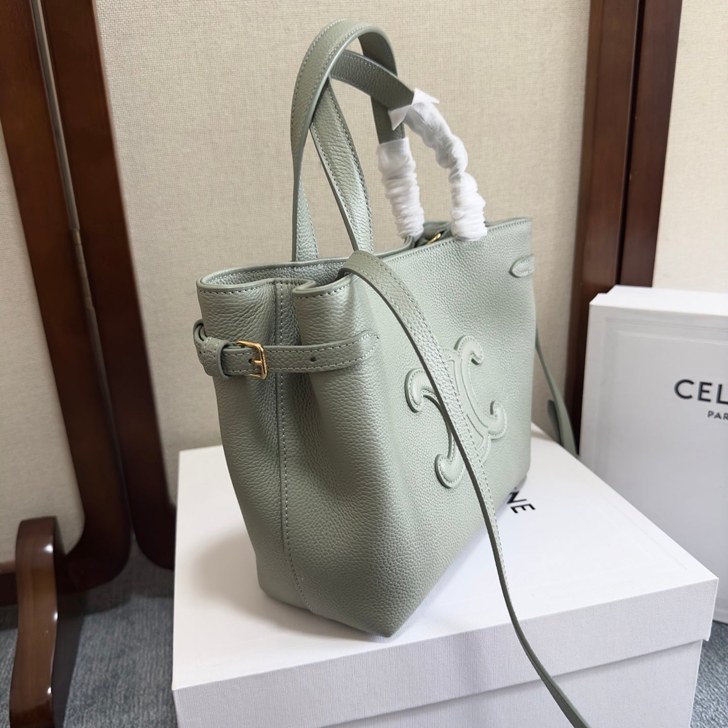 MINI CABAS ANAIS CUIR TRIOMPHE 20 IN LIGHT CLAY GRAINED CALFSKIN