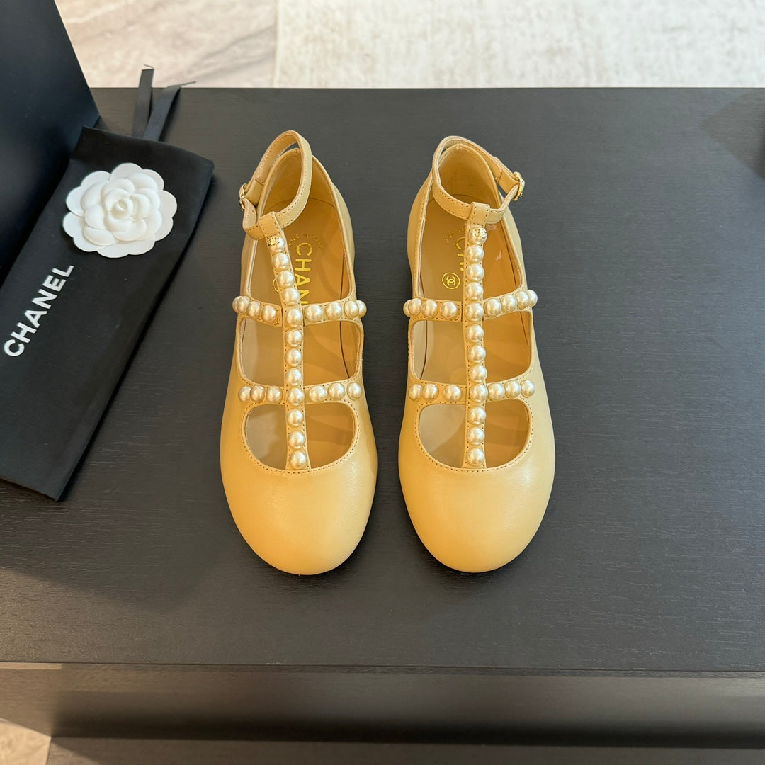 MARY JANES SHOES LIGHT YELLOW GOATSKIN WITH FAUX PEARL