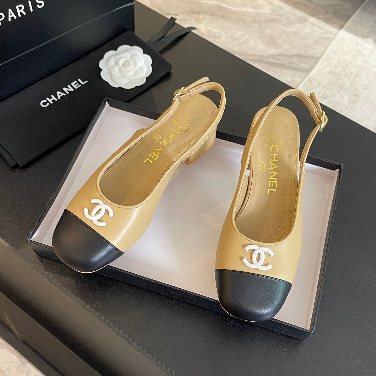 CC SLINGBACKS IN DARK BEIGE MIX BLACK CALFSKIN