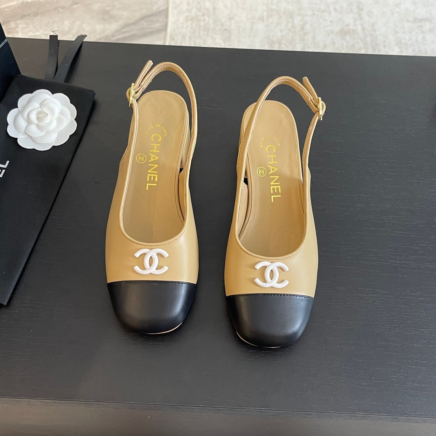 CC SLINGBACKS IN DARK BEIGE MIX BLACK CALFSKIN