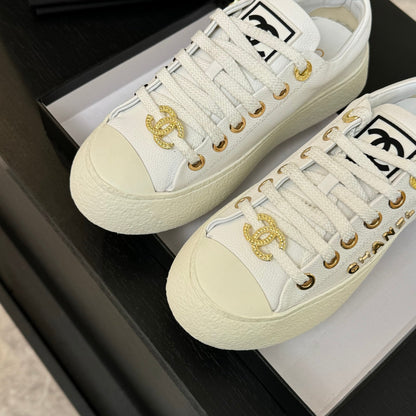 BIG-HEAD COOKIE SHOES IN WHITE LAMBSKIN