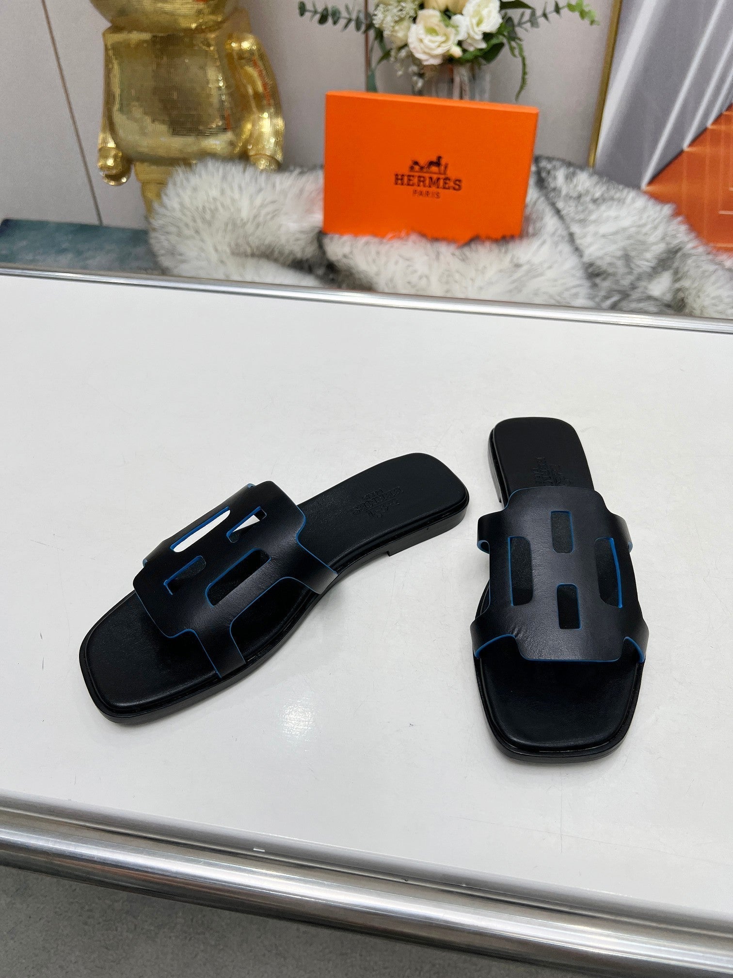 FLATFORM SANDAL BLACK CALFSKIN