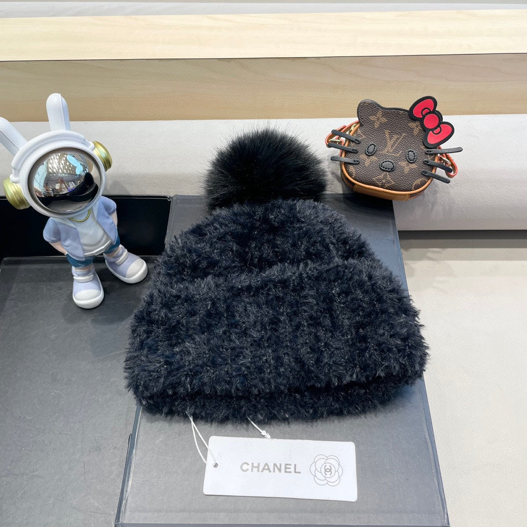 BEANIE HAT IN BLACK SOLF FLEECE 419715