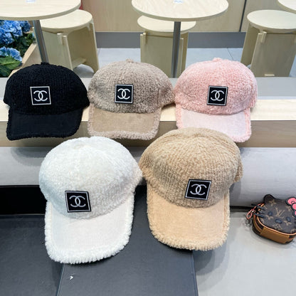 BASEBALL CAP IN CAMEL BEIGE SHEARLING 422432