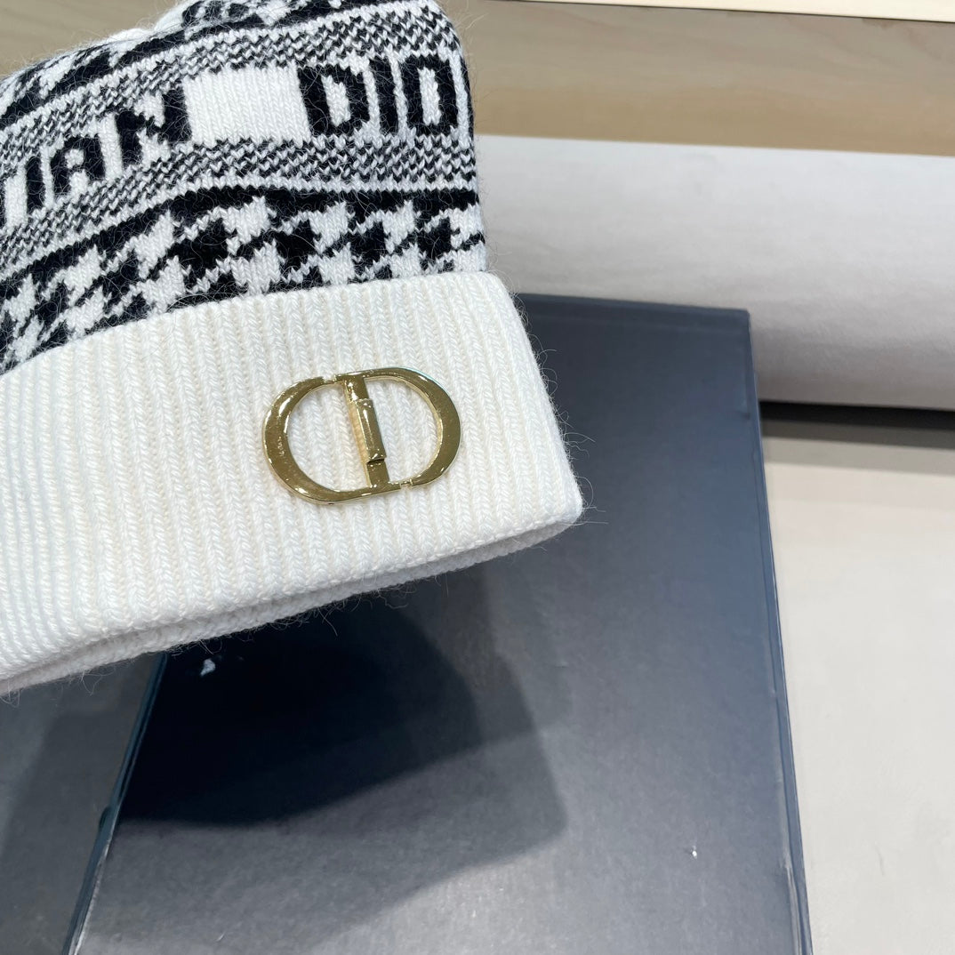 KNITTED BEANIE HAT IN WHITE MIX BLACK CASHMERE WOOL 422479