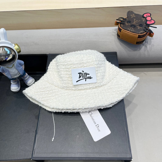 BUCKET HAT IN WHITE WOOL 436747