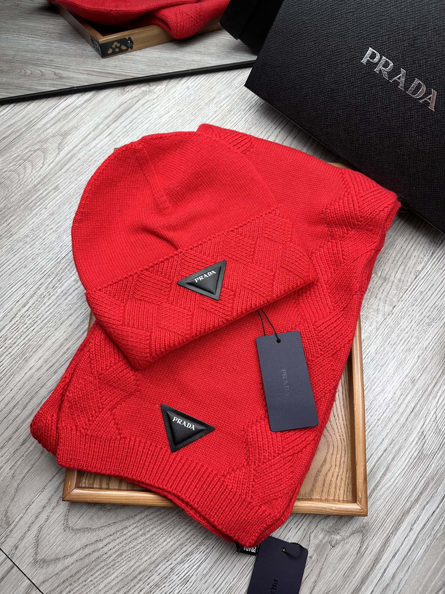 SET SCARF AND HAT IN CHERRY RED WOOL AND RABBIT FUR 397409