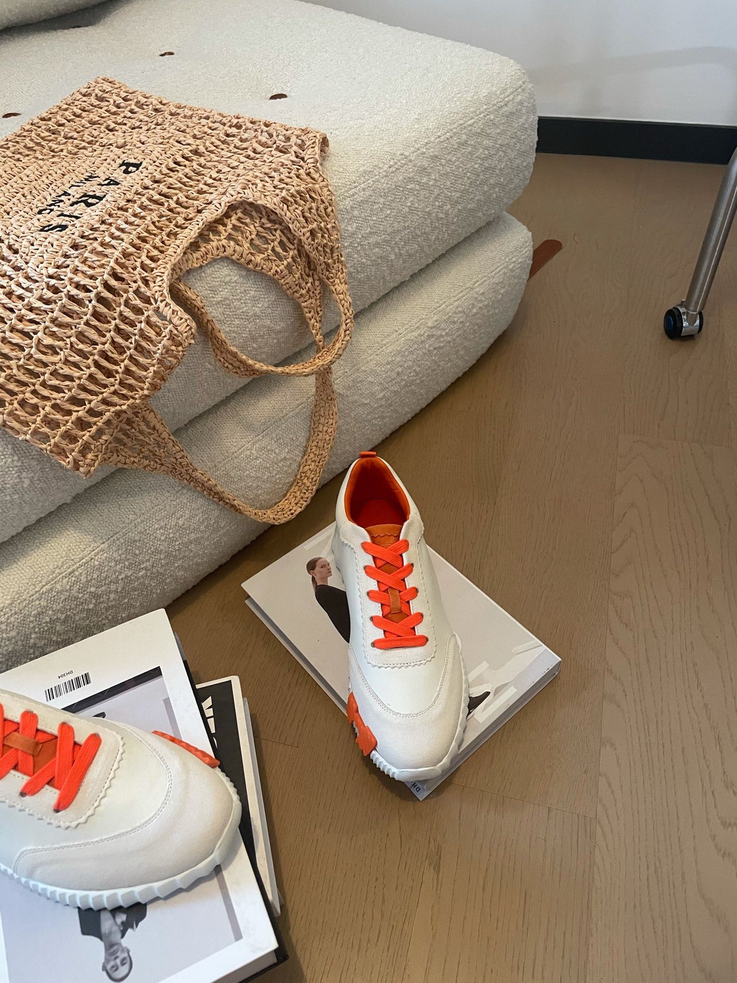 BOUNCING SNEAKERS WHITE CALFSKIN WITH ORANGE LACES
