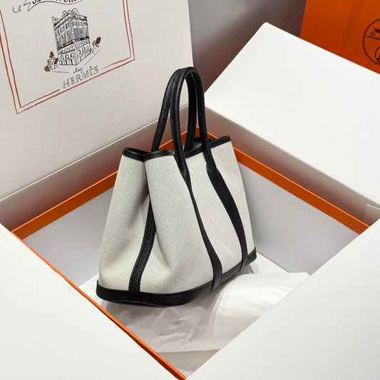 GARDEN PARTY 30CM IN WHITE TOILETS COTTON CANVAS AND BLACK CALFSKIN