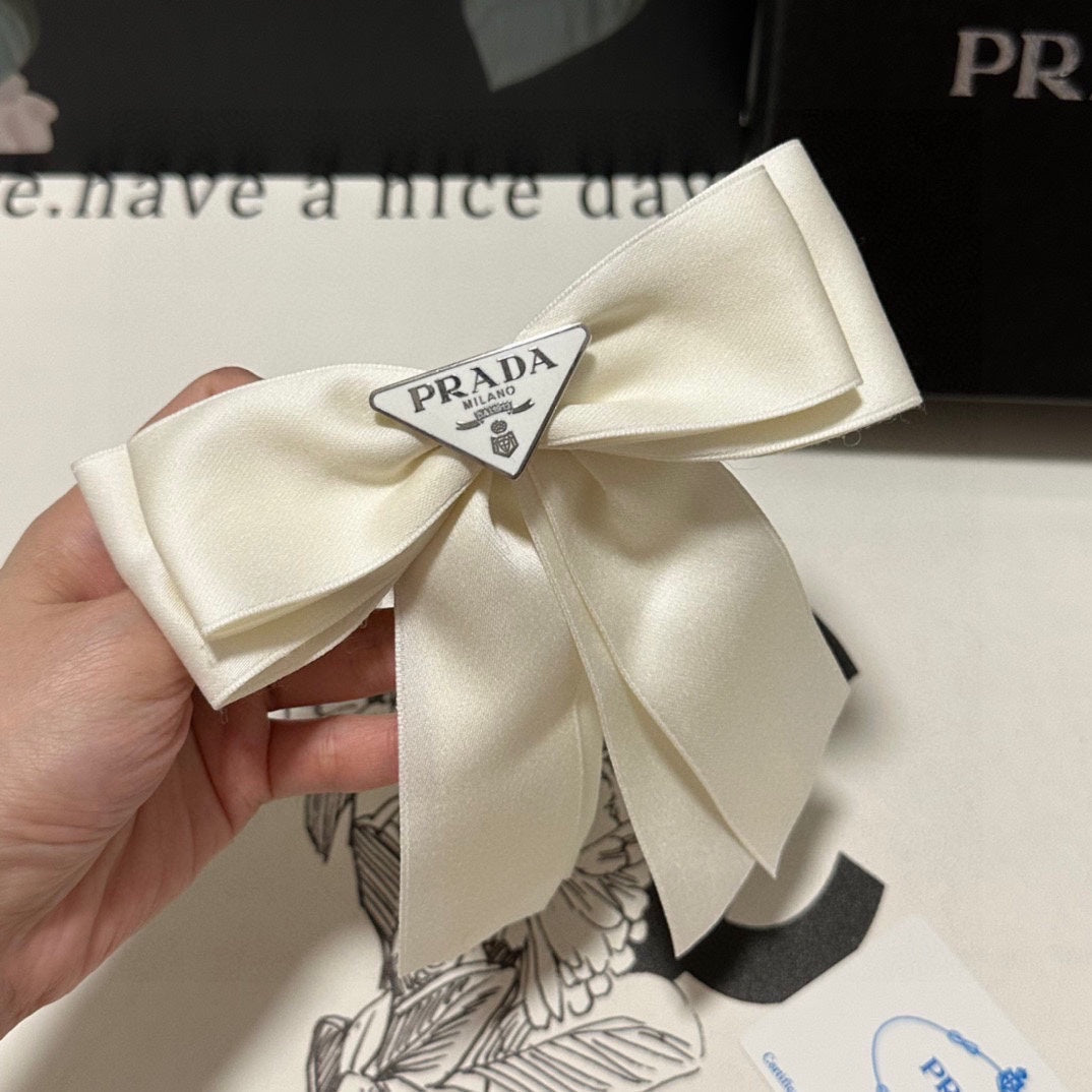 BOW HAIR CLIP IN BREEZY BEIGE RE-NYLON 423592