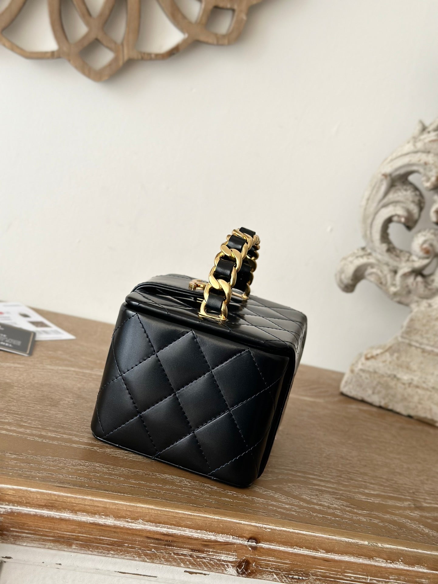 MINI VINTAGE COSMETIC BAG 11 IN BLACK SHINY CALFSKIN GOLD HARDWARE
