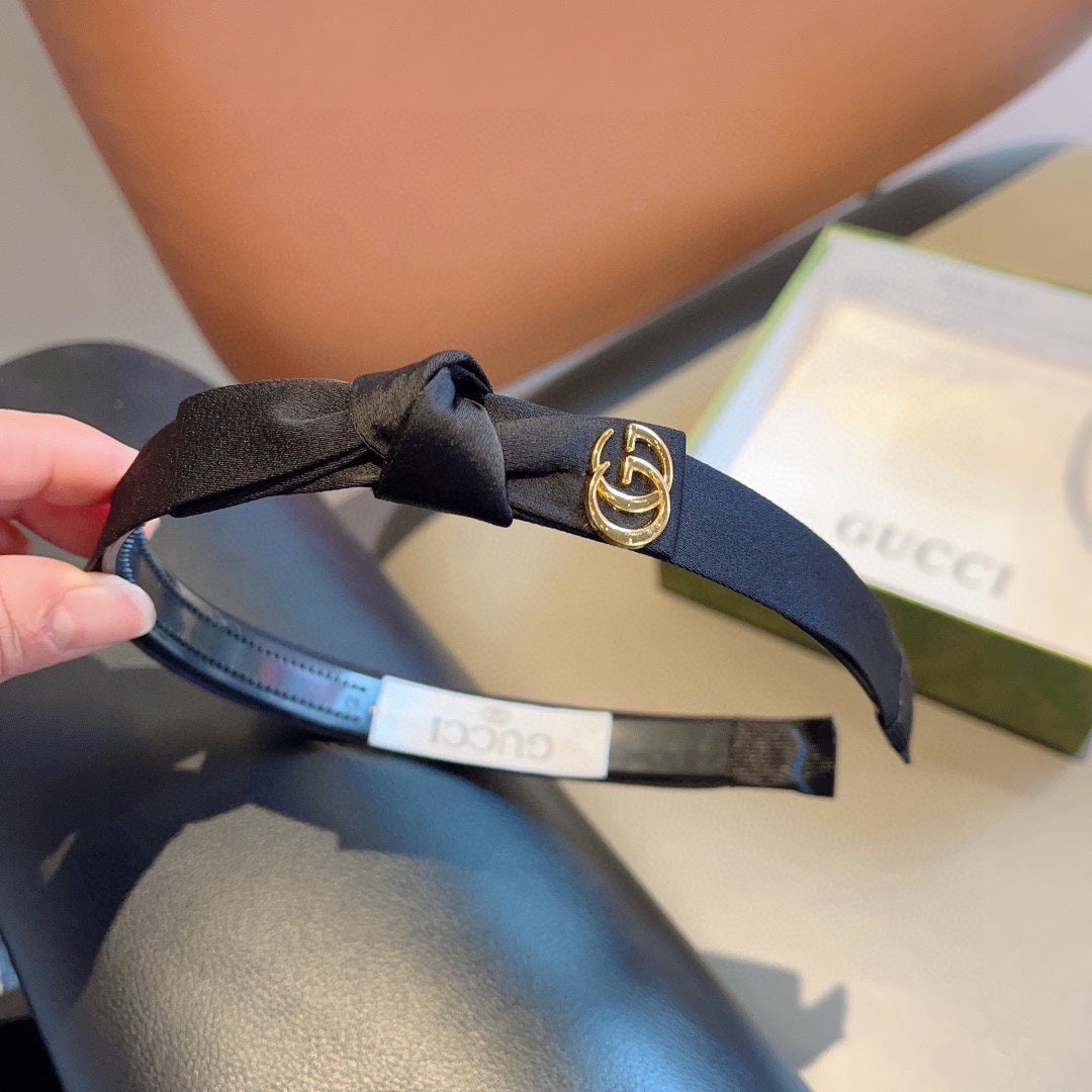 BOW HAIRBAND IN BLACK RE-NYLON 356589