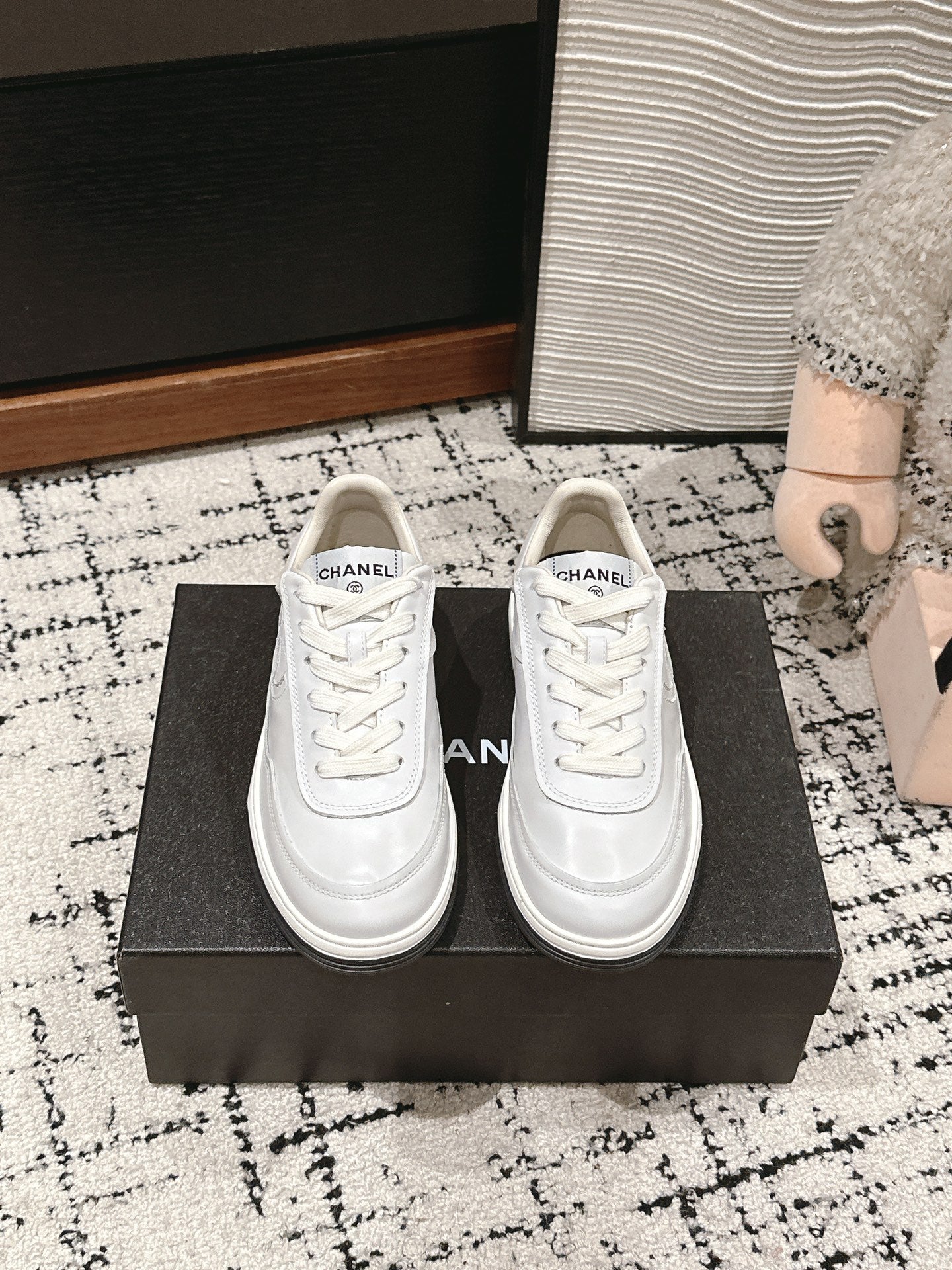 SNEAKER IN WHITE HAND-POLISHED CALFSKIN 977831