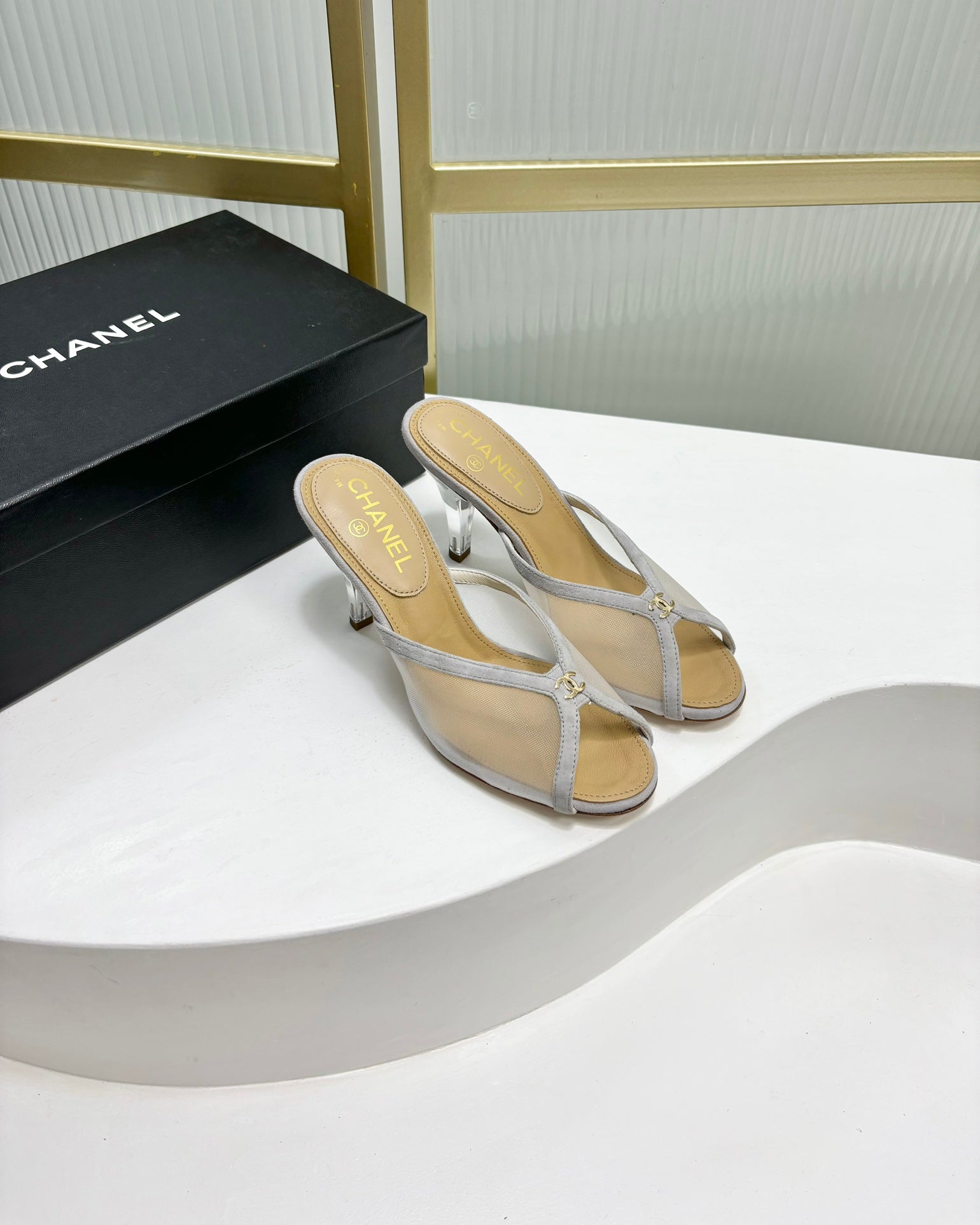HIGH HEEL PEEP TOE IN WHITE BREATHABLE MESH