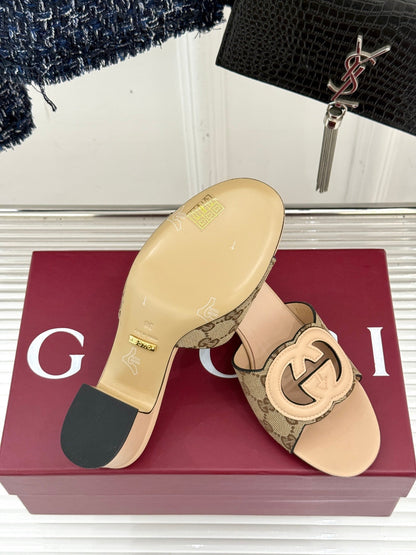 MID-HEEL MULE IN BEIGE CALFSKIN AND FABRIC