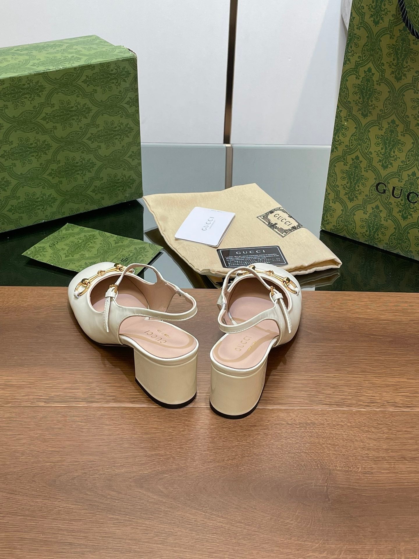 GG HORSEBIT PUMP WHITE LAMBSKIN