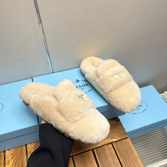 FLAT MULES IN TUSCAN BEIGE RABBIT FUR