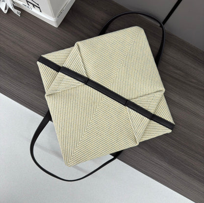 LOE 31 FUZZLE FOLD IN WHITE CANVAS
