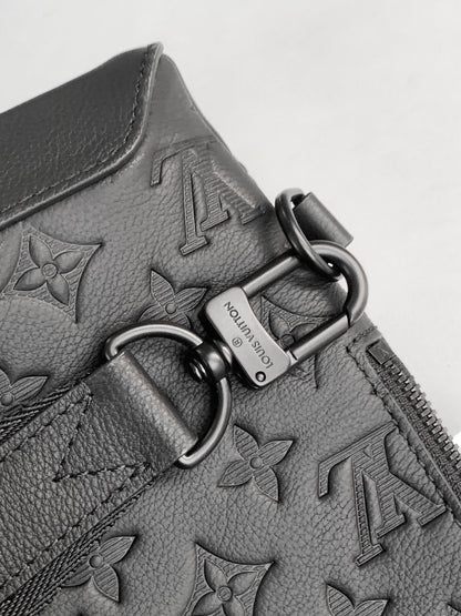 DUO CROSSBAG BAG 42 IN BLACK EMBOSSED CALFSKIN