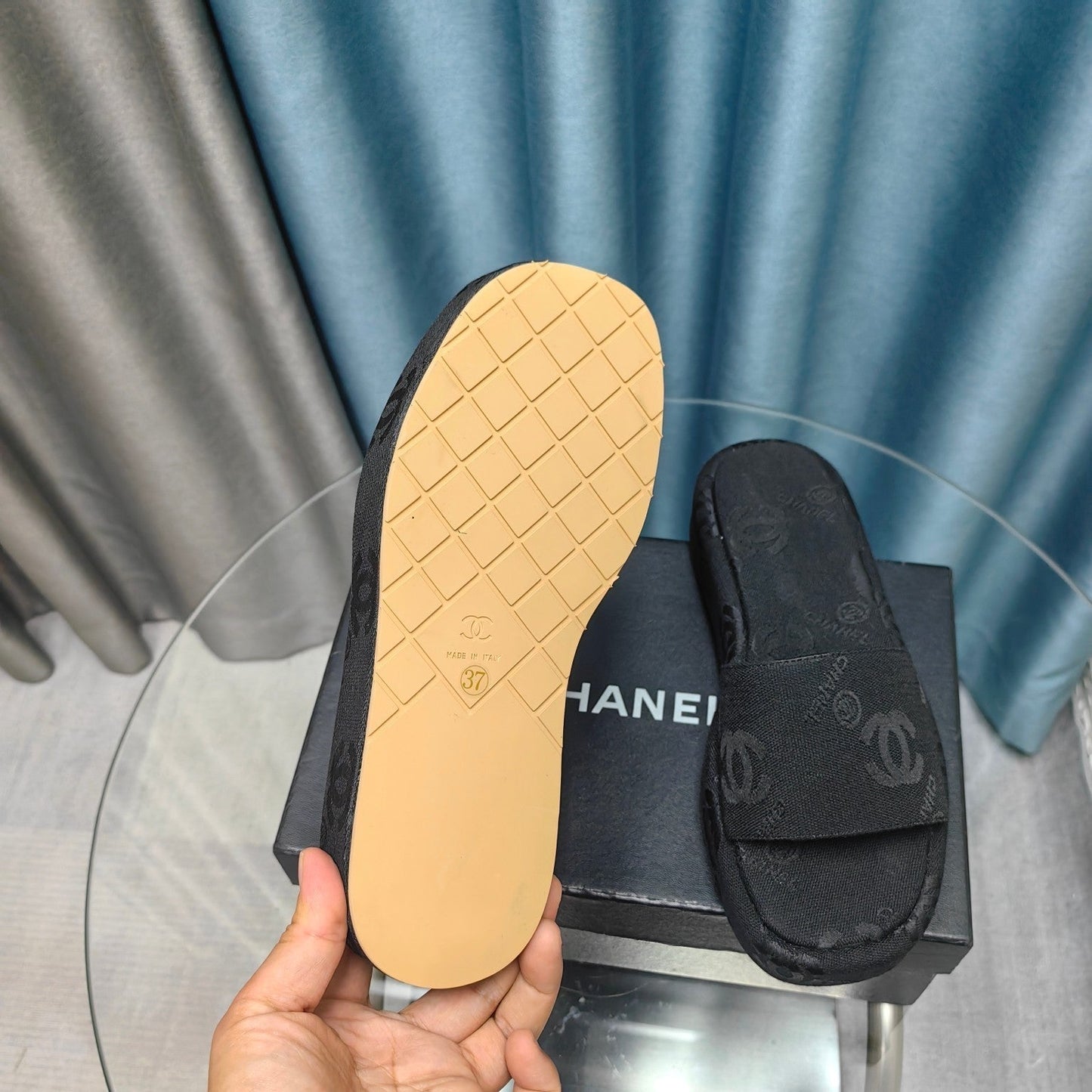 THICK-SOLE SLIPPERS BLACK SATIN