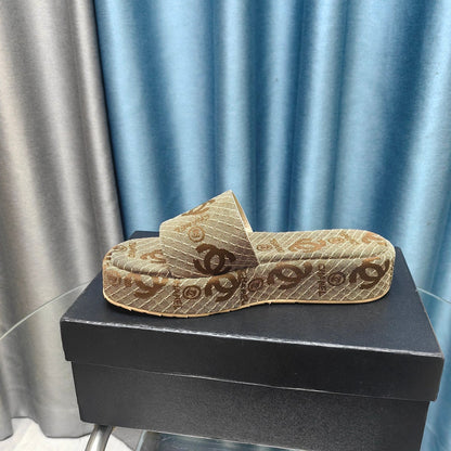 THICK-SOLE SLIPPERS PEANUT BROWN SATIN