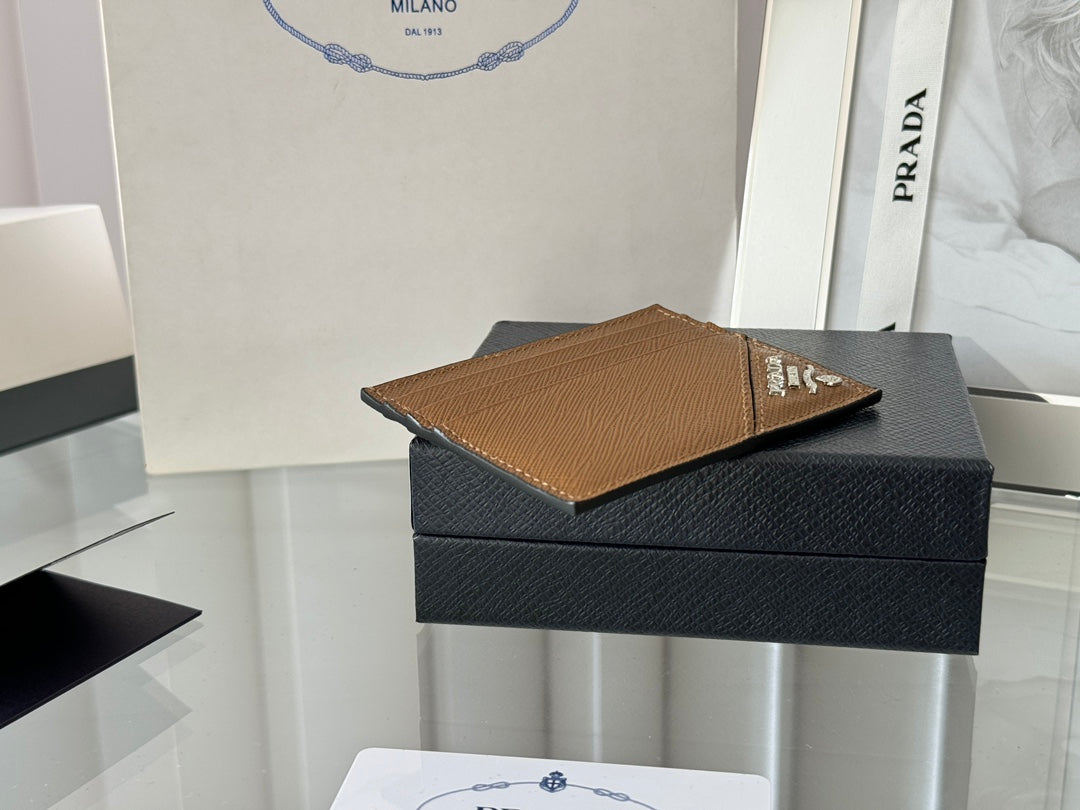 CARD HOLDER 10 IN COFFEE BROWN SAFFIANO LEATHER