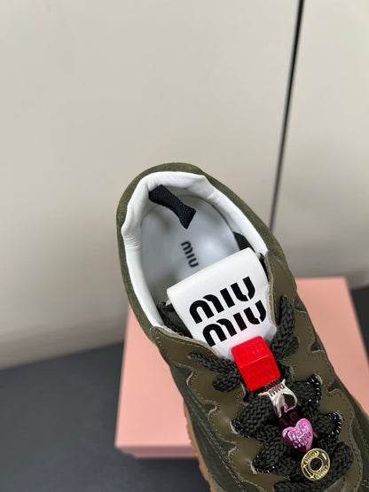 TYRE SNEAKERS IN DARK GREEN TECHNICAL FABRIC AND SUEDE WITH STICKER