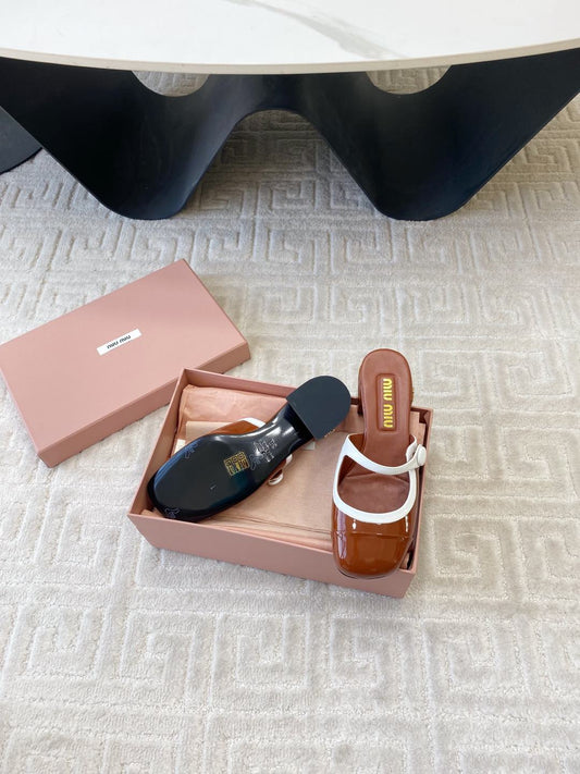 MARY JANE MULE PUMPS IN RED BROWN GLOSSY SHEEPSKIN