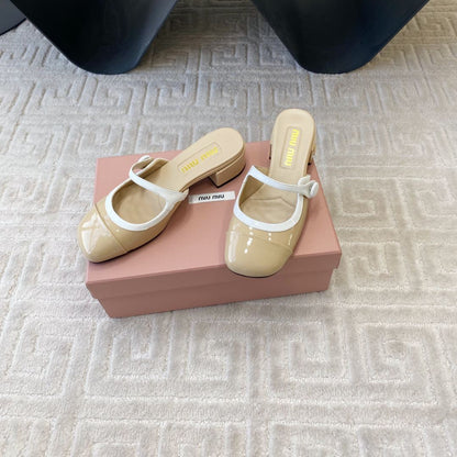 MARY JANE MULE PUMPS IN BEIGE GLOSSY SHEEPSKIN