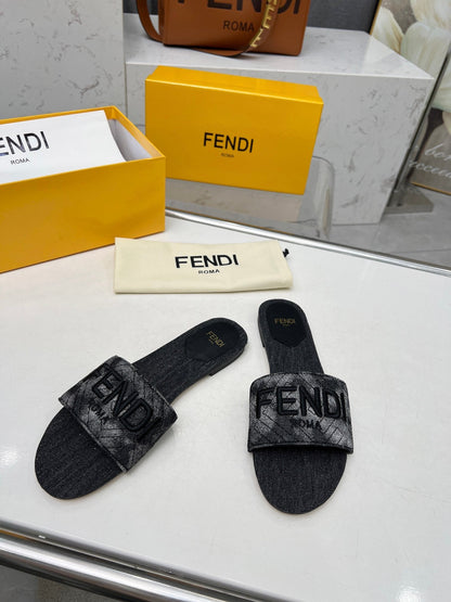FF 5 BLACK CANVAS SLIDE