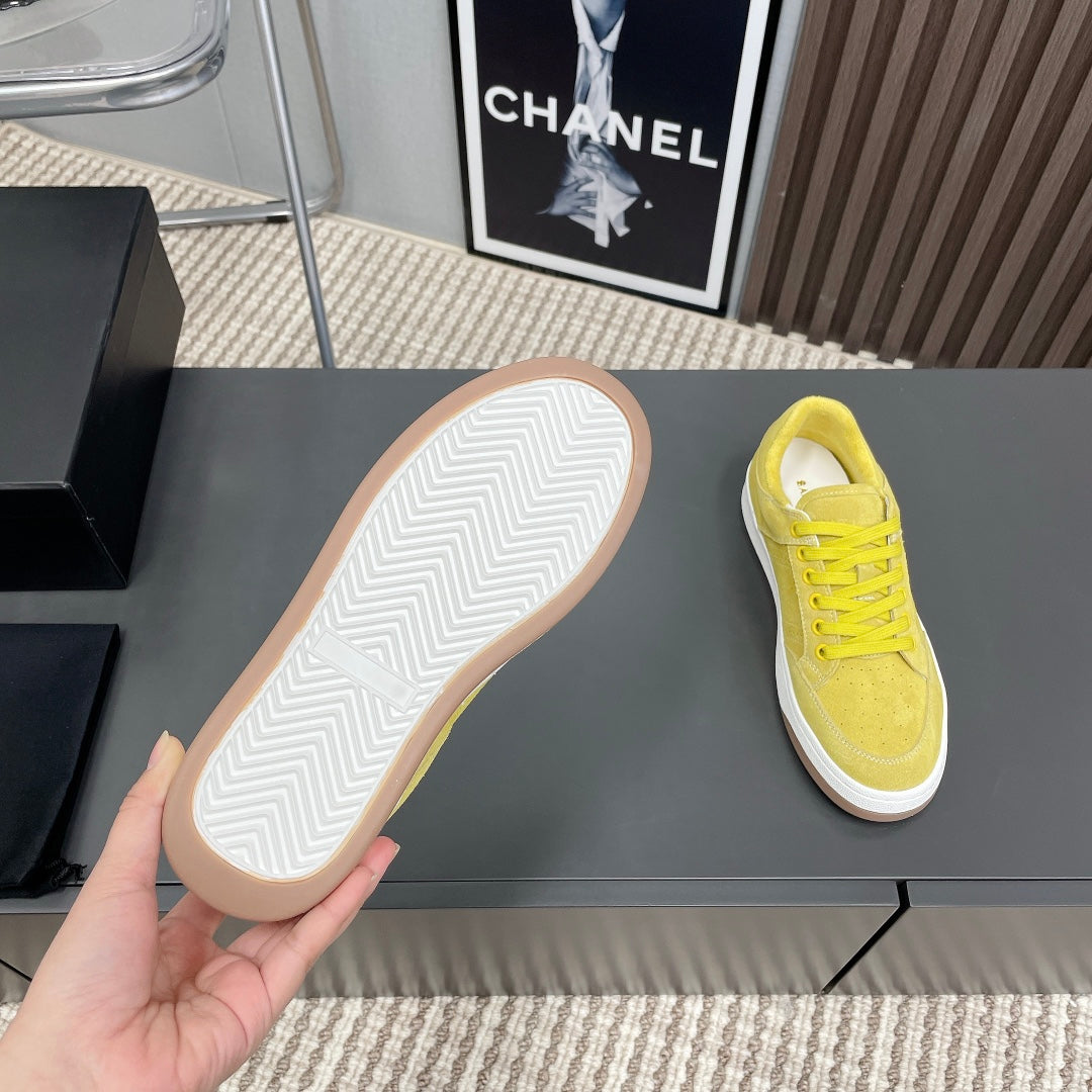 SL/61 SNEAKERS IN LIGHT YELLOW SUEDE