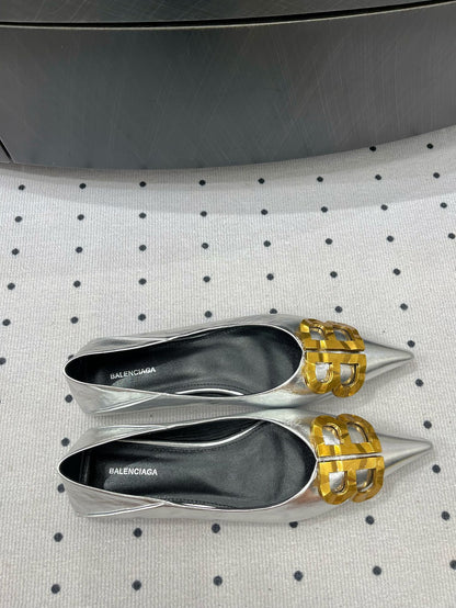 POINTED BB GOLD BUCKLE BALLET FLAT IN SILVER METALLIC SHINY CALFSKIN
