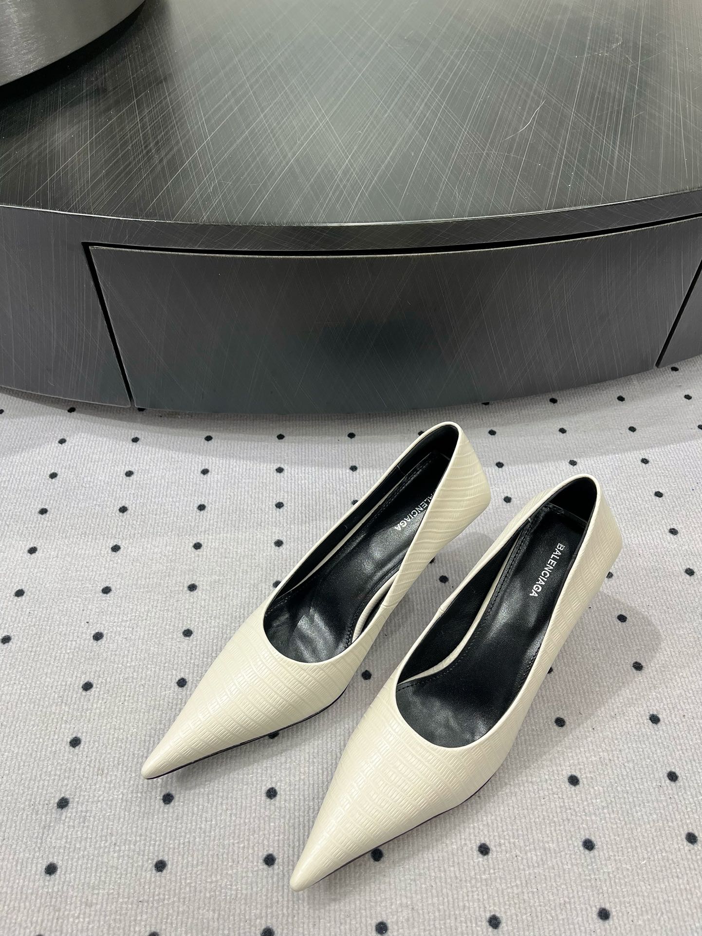 CLASSIC PUMPS 65MM IN CREAM LIZARD PATTERN CALFSKIN