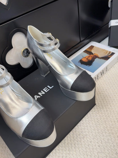 FLATFORM SANDAL IN SILVER CALFSKIN AND BLACK FABRIC
