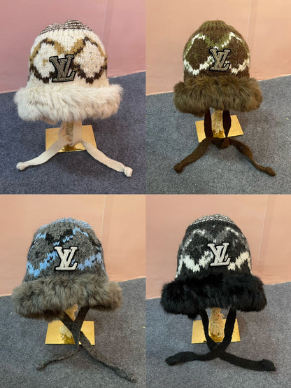 KNITTED WOOL HAT COLORFUL 436581