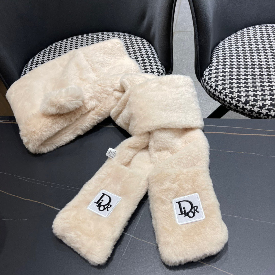 PLUSH WARM HAT IN BEIGE RABBIT FUR WITH FOX EARS 439588